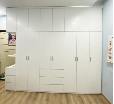 Tủ quần áo màu trắng đóng theo yêu cầu